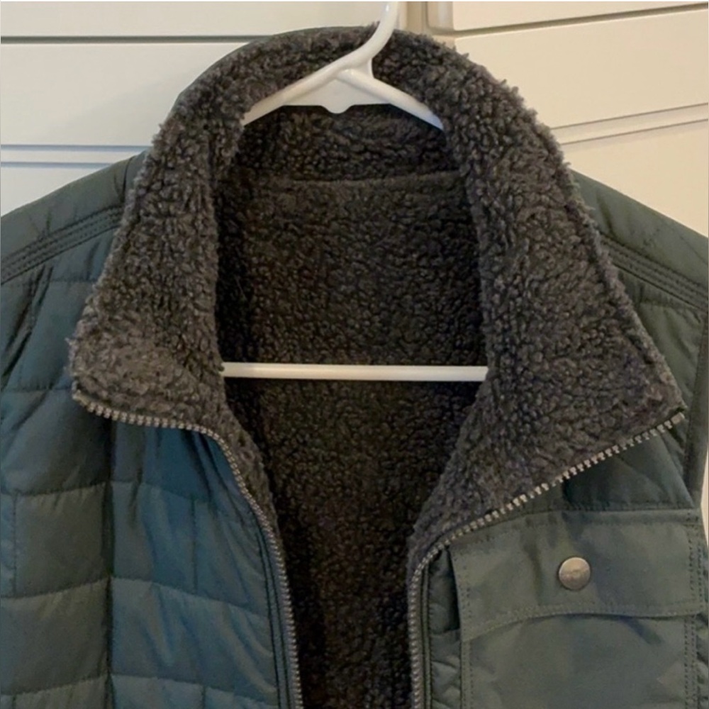 Vest - Picture 3 of 3